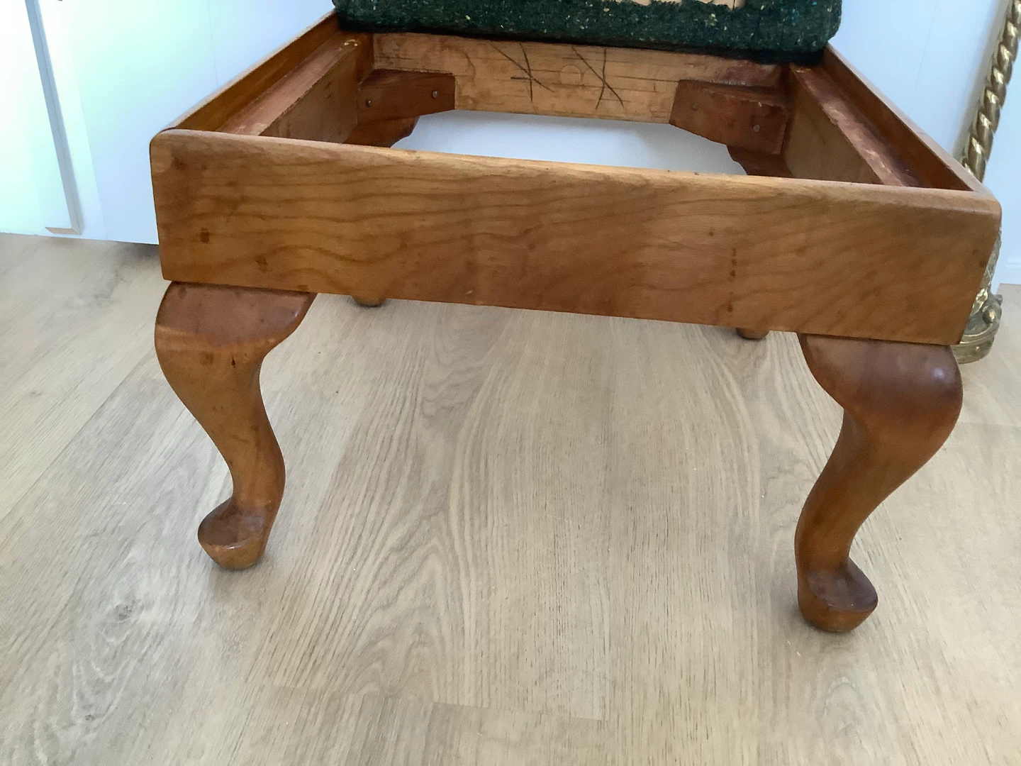 Vt Queen Anne Style Fireside Ft Stool - photo 5