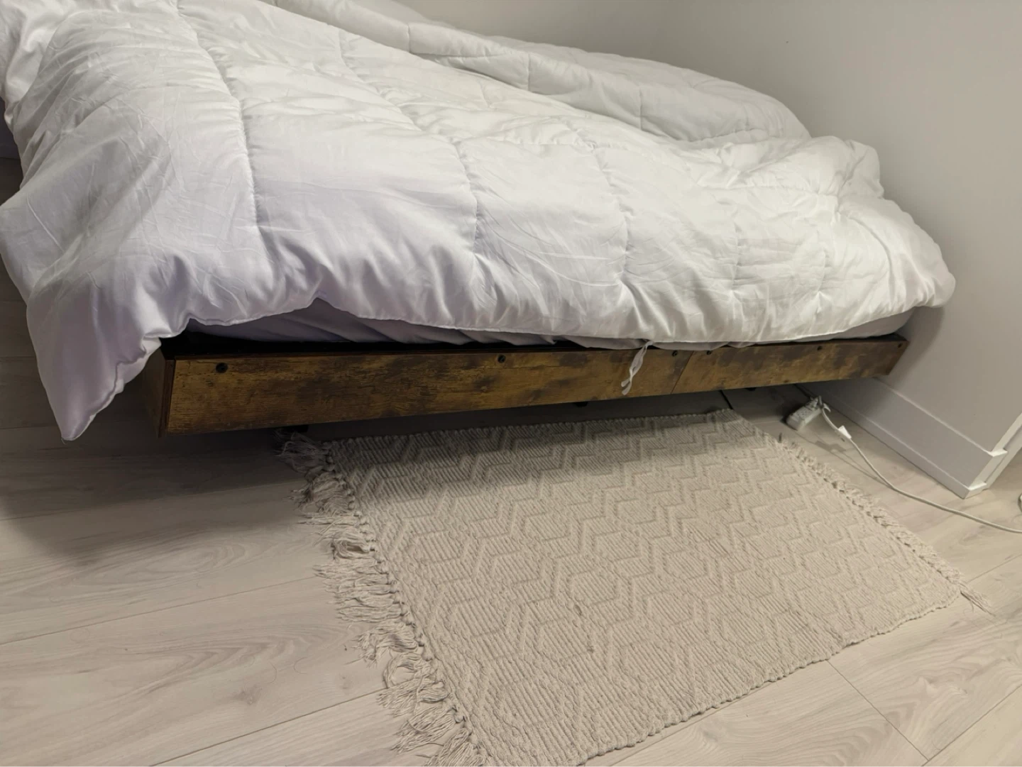 Wooden Platform Bed Frame with mattress