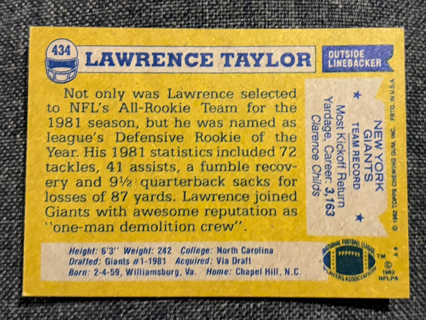 1982 Topps Lawrence Taylor New York Giants Football Card OLB - photo 2