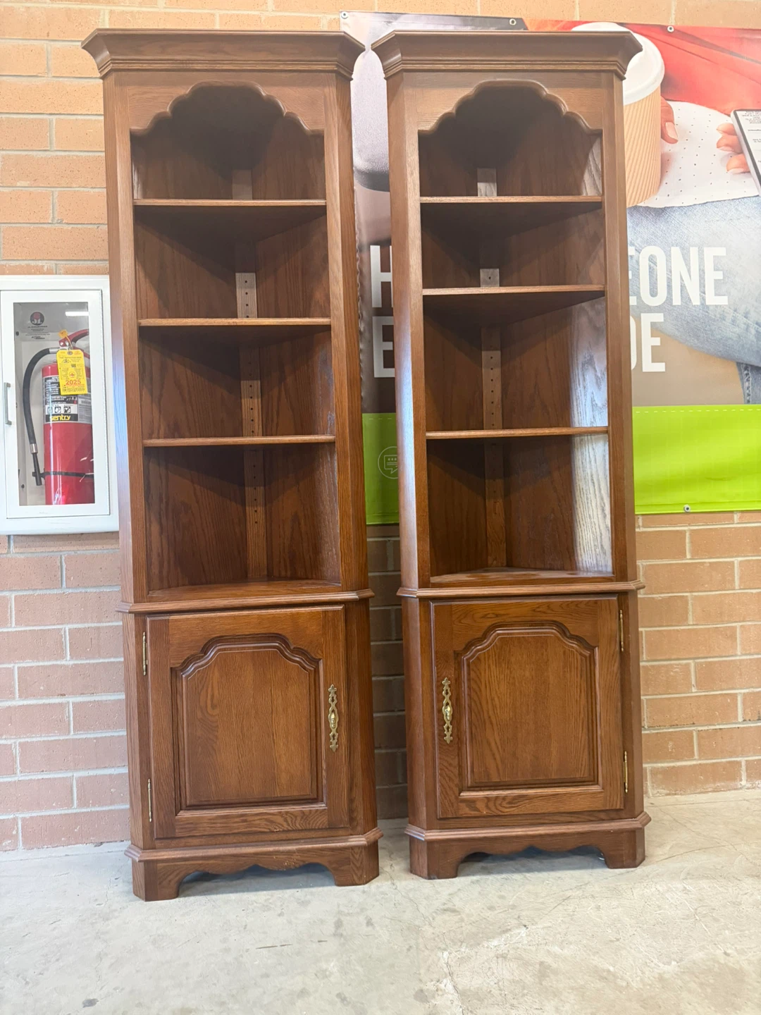Pair of Wooden Corner Bookshelf Cabinets - photo 4