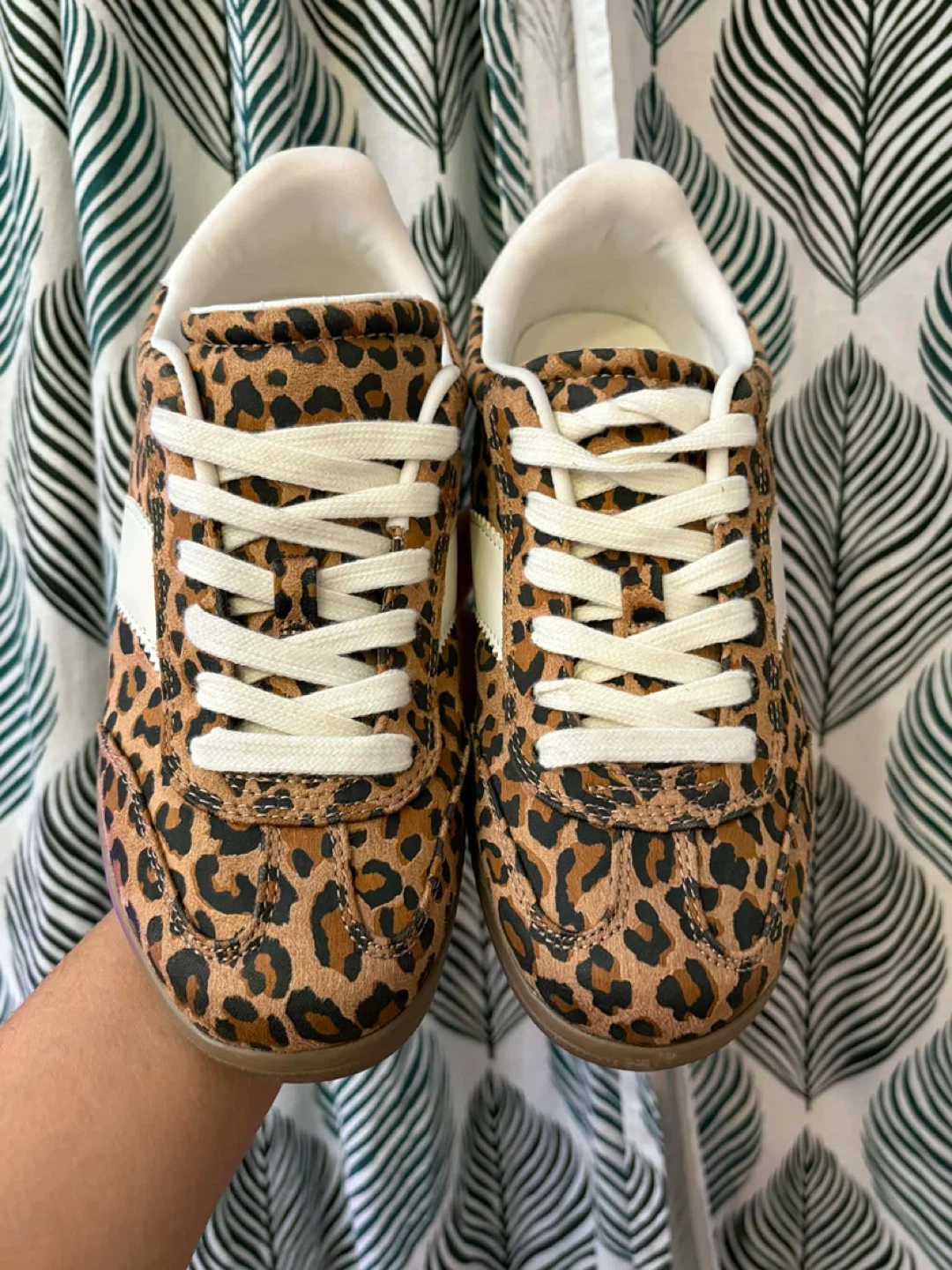 Universal Thread shoes size 8