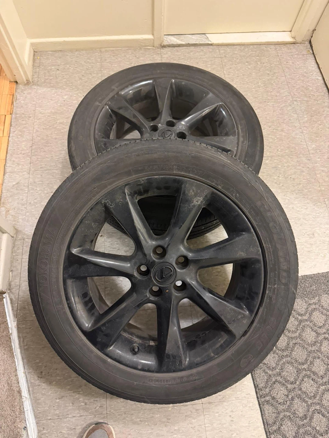 Set of 4 Lexus Alloy Wheels with Tires