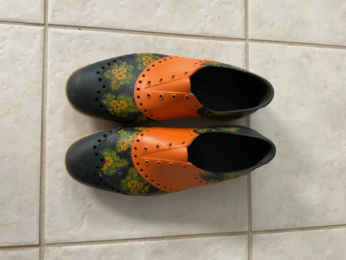 Waterproof shoes