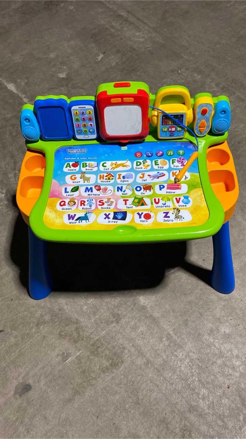 VTech Learn & Grow Activity Table