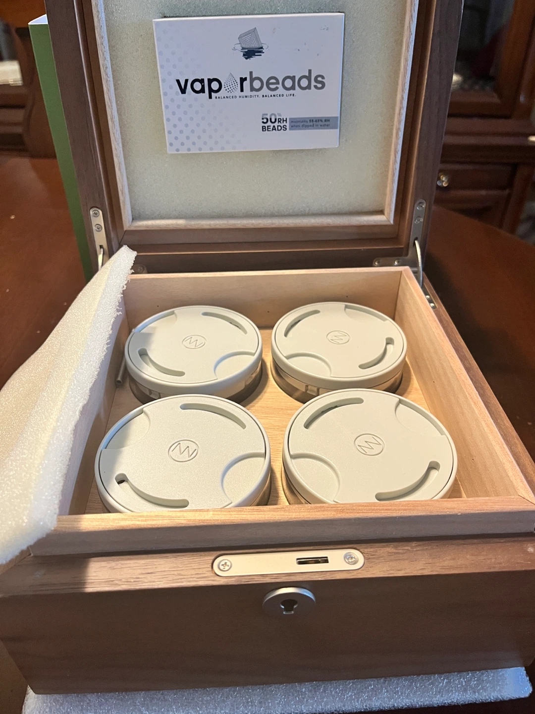 Brand New: Cannador 4-Strain Walnut Humidor Box with Vaporbeads