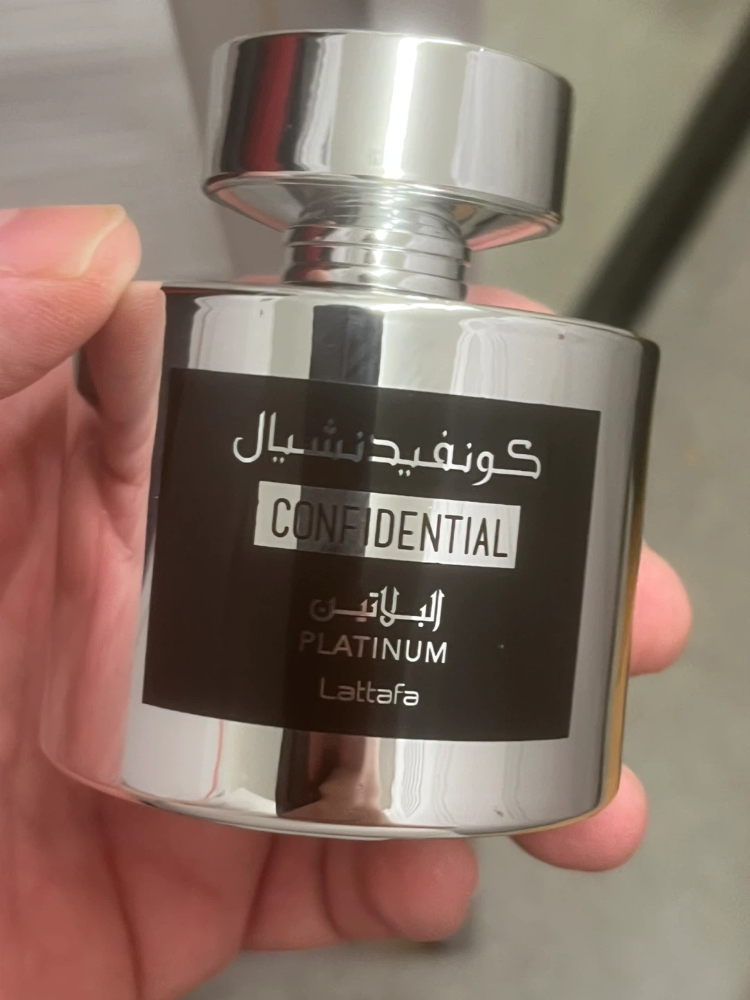 Lattafa Confidential Platinum Eau de Parfum