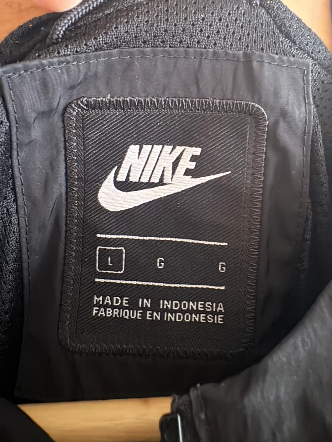 NIKE - ZIP-UP WINDRUNNER - photo 2