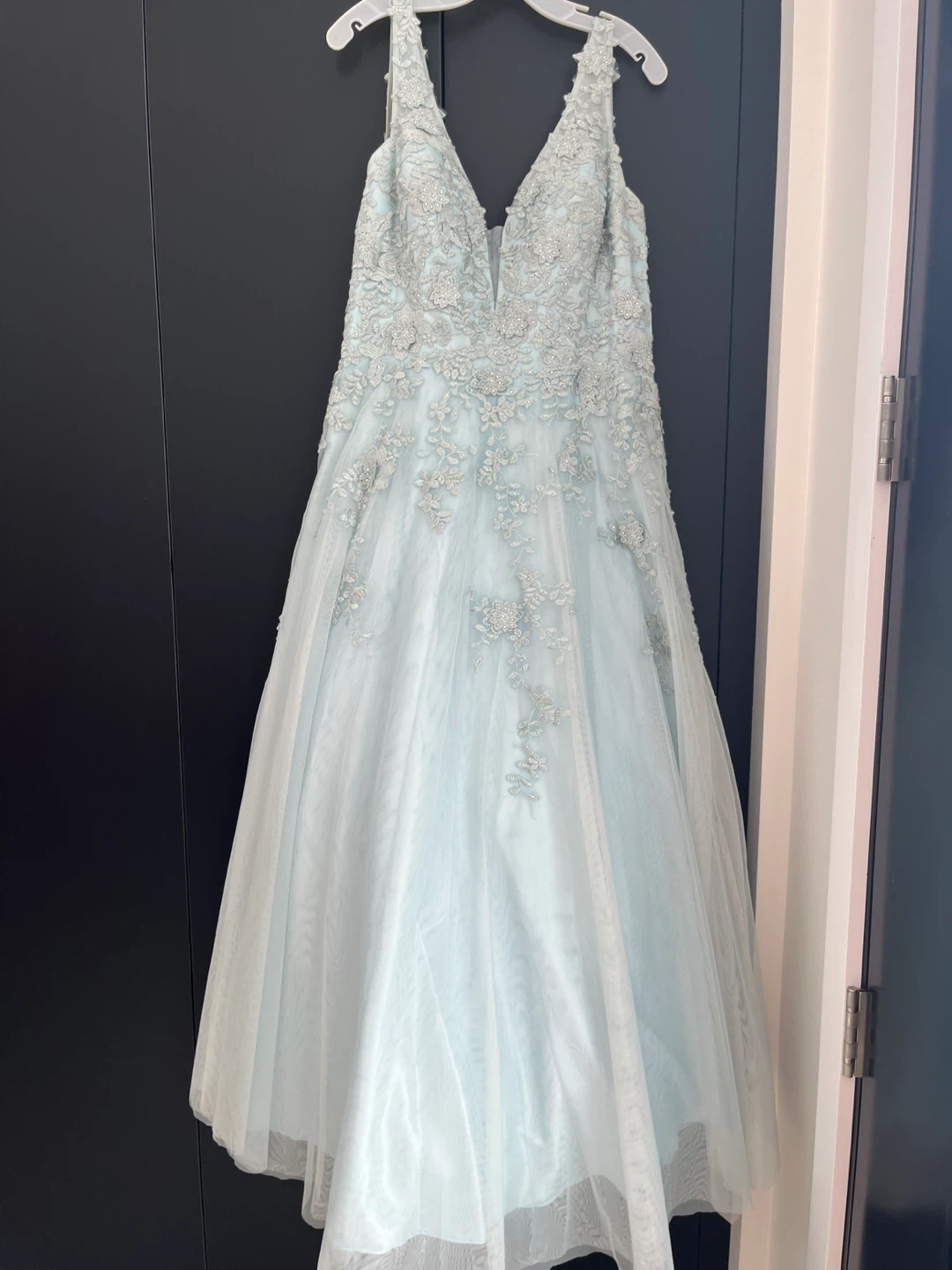 Light Blue V-Neck Lace Applique Gown - photo 3