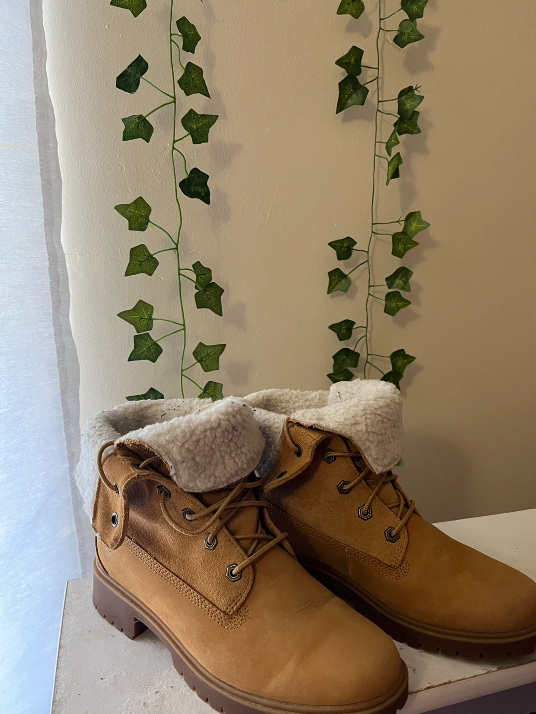 Timberland Unisex Waterproof Shearling Lined Boots