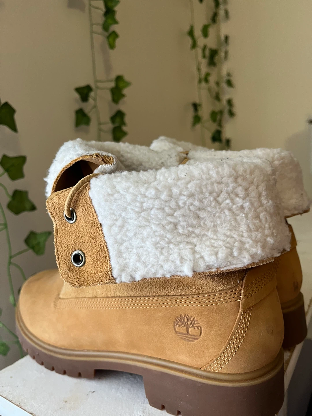 Timberland Unisex Waterproof Shearling Lined Boots - photo 2