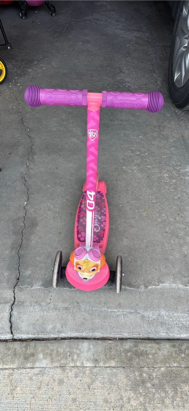 Paw Patrol Skye 3-Wheel Scooter - photo 2