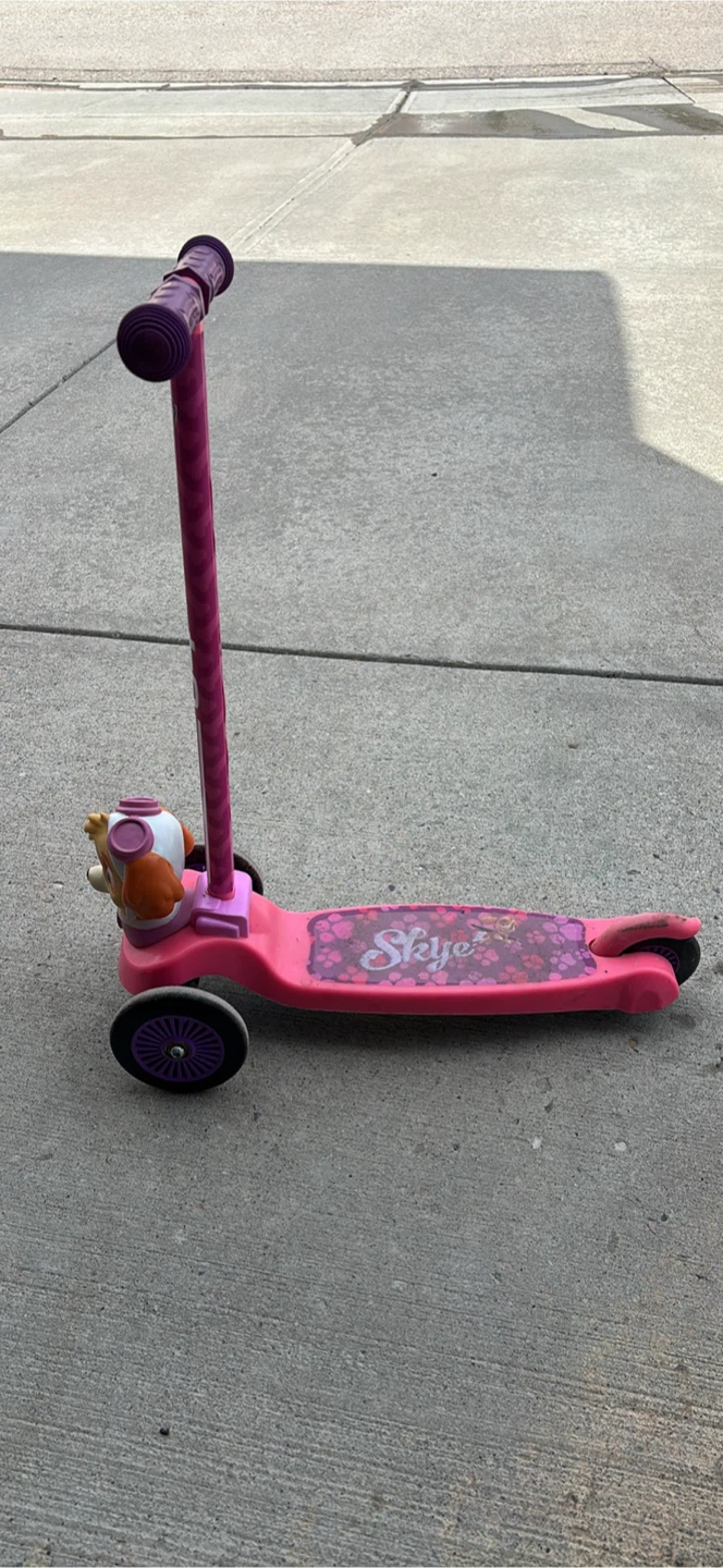 Paw Patrol Skye 3-Wheel Scooter