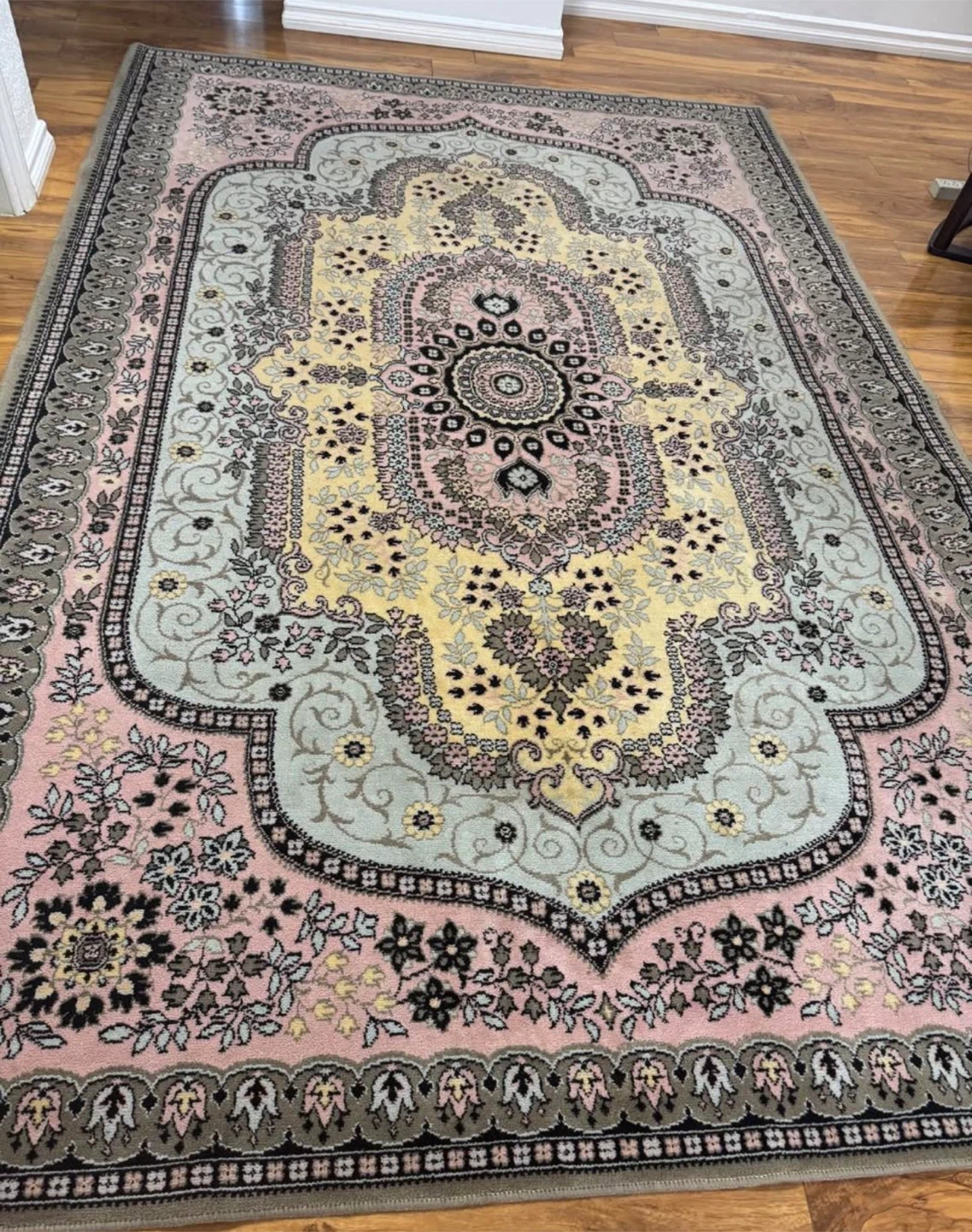 Large Machine‑Made Area Rug 6’4” x 9’7” – Clean
