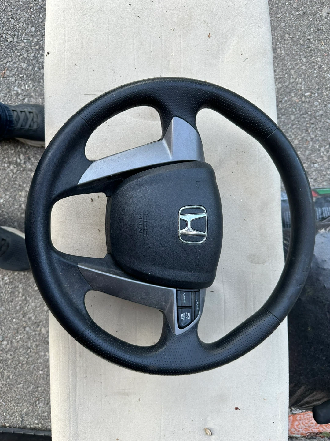 Honda Steering Wheel with Cruise Control Buttons - photo 2