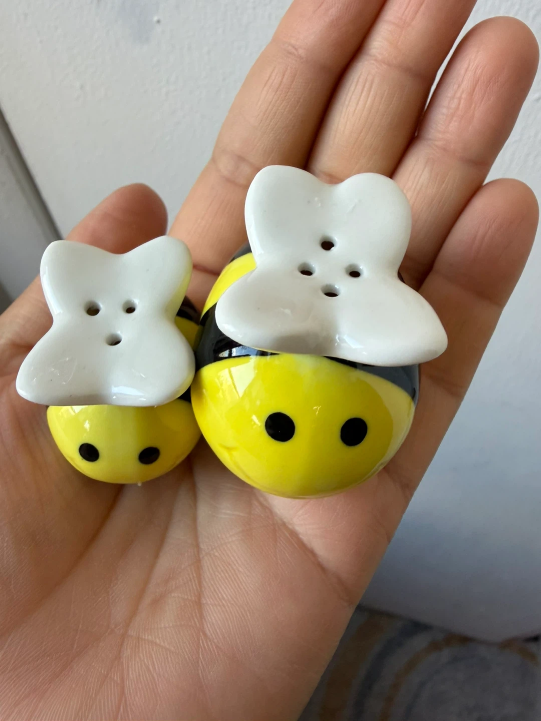 Salt and pepper small 🐝 - photo 2