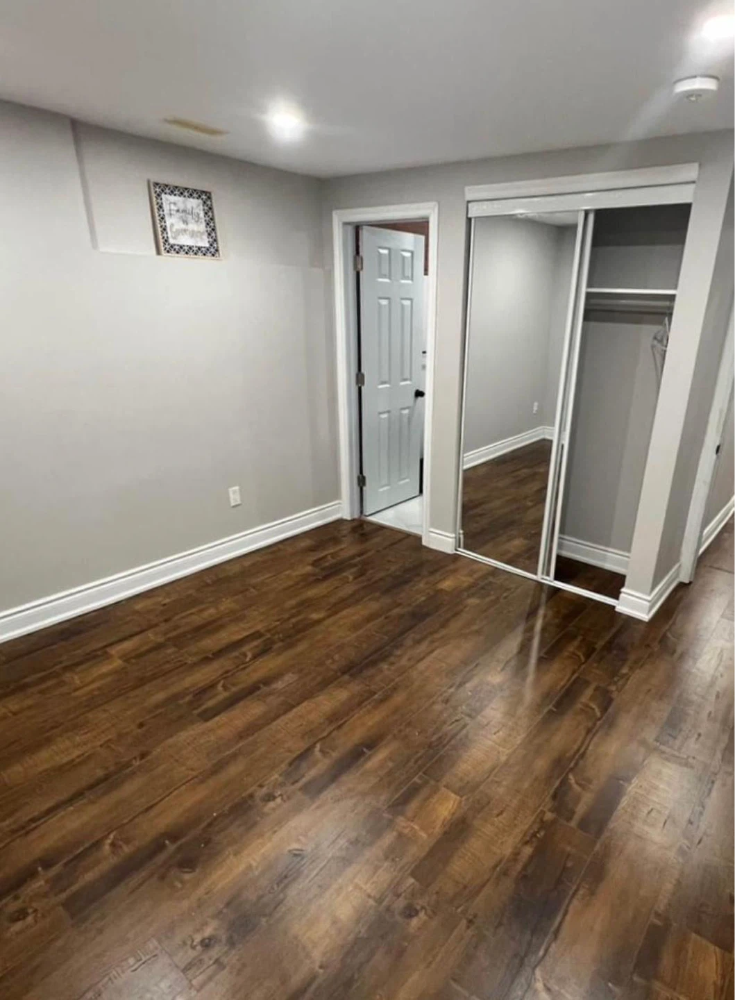1 room with attached bathroom Legal basement - photo 3