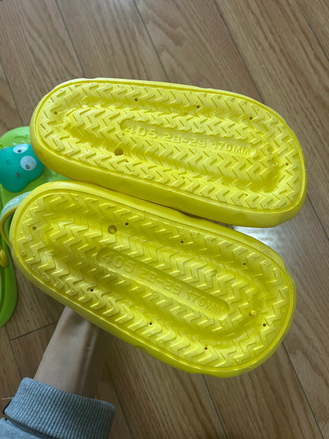 $15 for Both Kids Cartoon Clogs and Slides Bundle - 170mm-180mm - photo 5