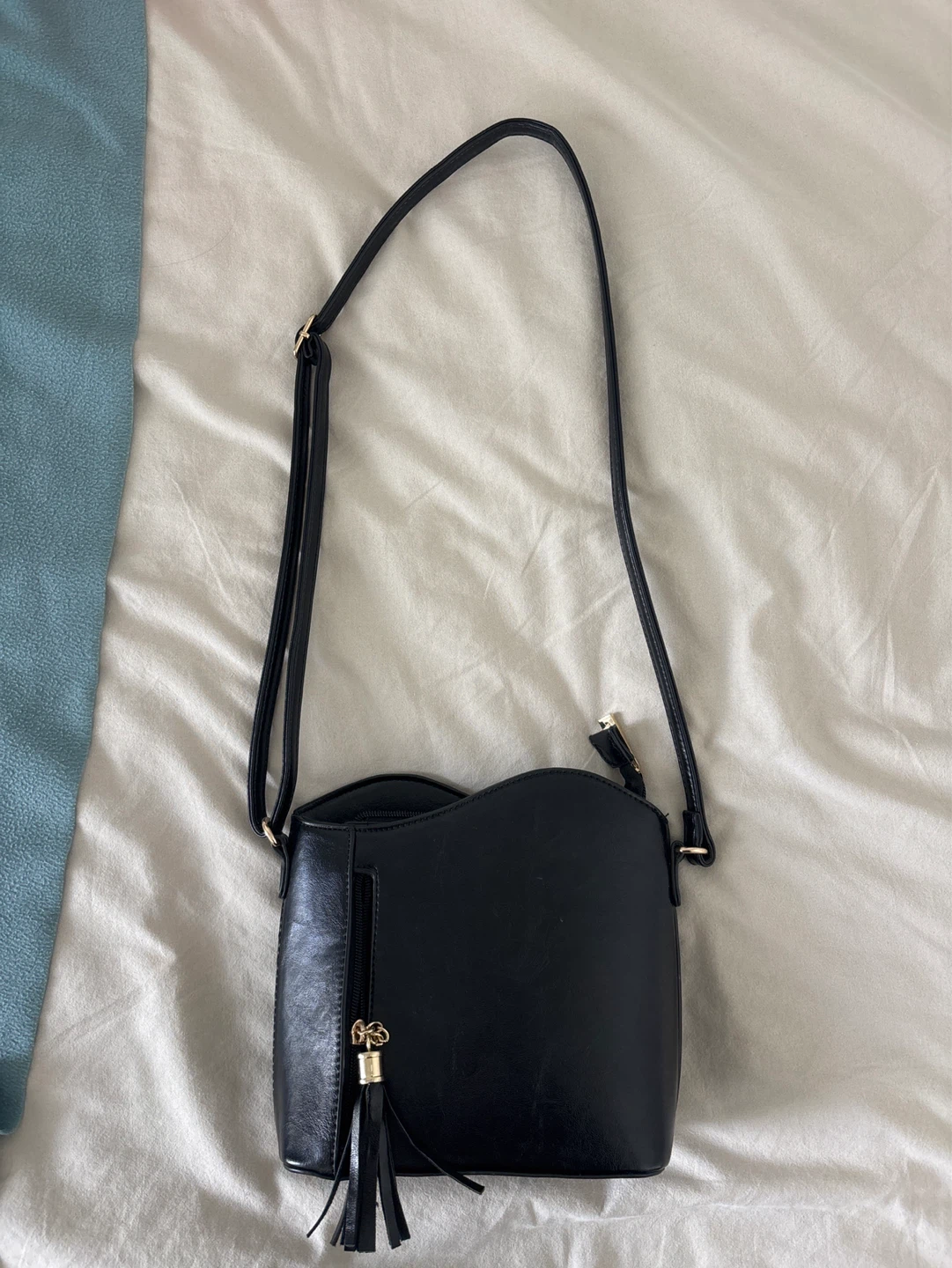 Darling's Black Shoulder Bag