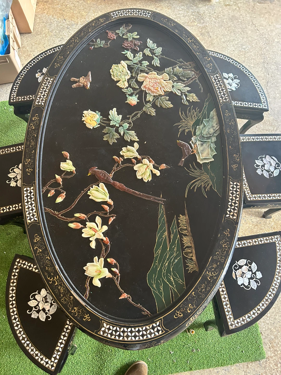 Vintage Oval Coffee Table with Decorative Inlay - photo 2
