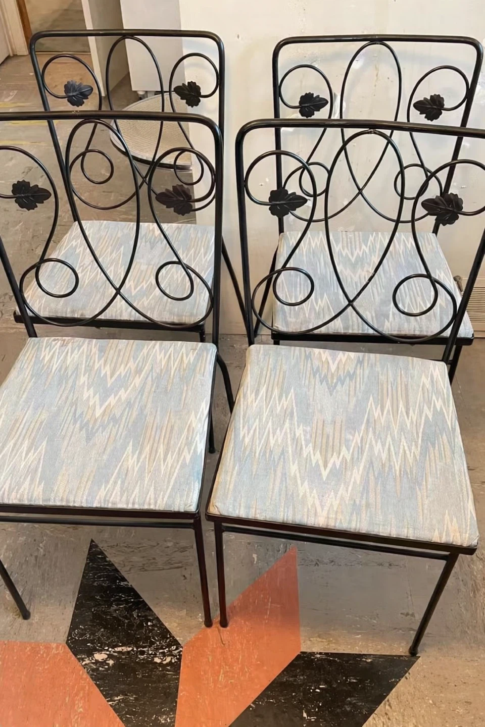 Set of 4 Black Metal Dining Chairs with Patterned Cushions - photo 2