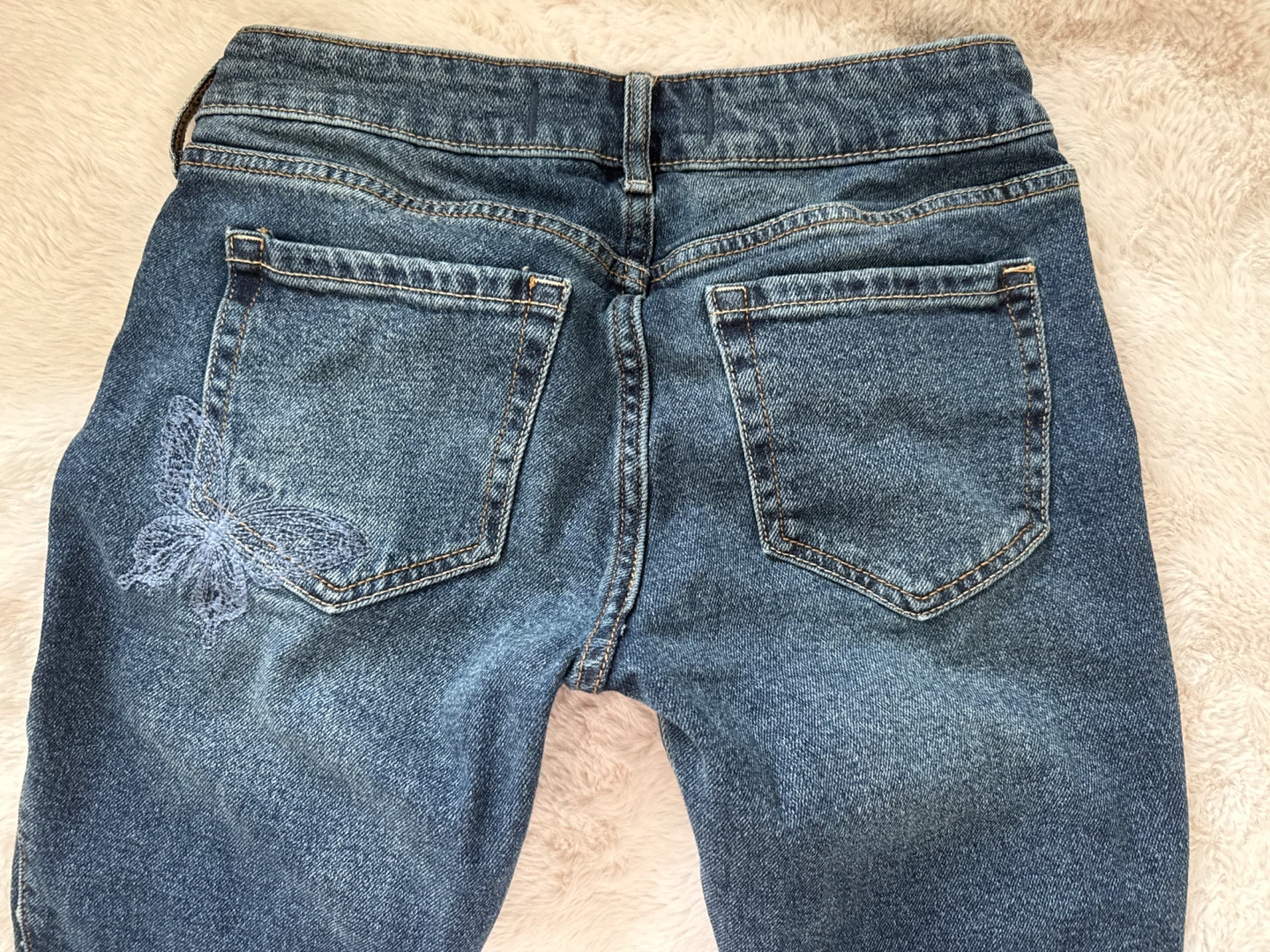 BRAND NEW Hollister Ultra Low-Rise Flare Jeans Size 2S short - photo 2