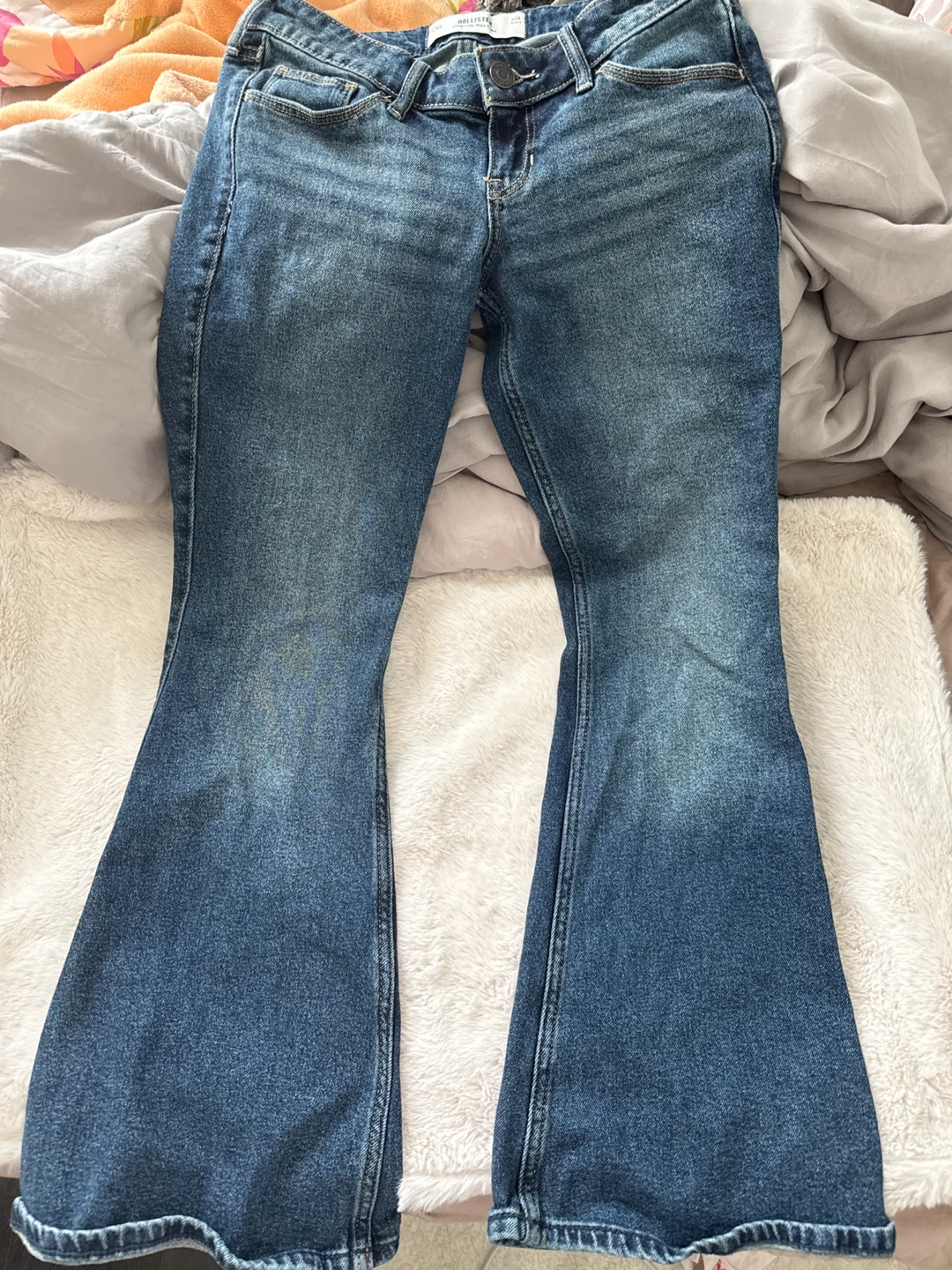 BRAND NEW Hollister Ultra Low-Rise Flare Jeans Size 2S short - photo 3