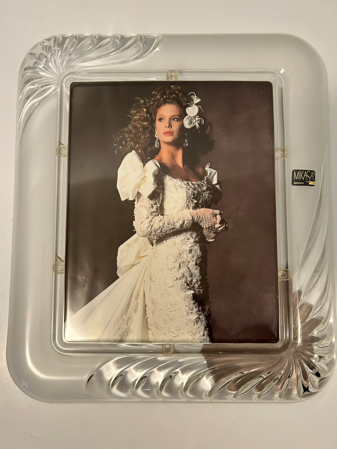 Mikasa Frosted Glass Ivory & Gold Collection Picture Frame
