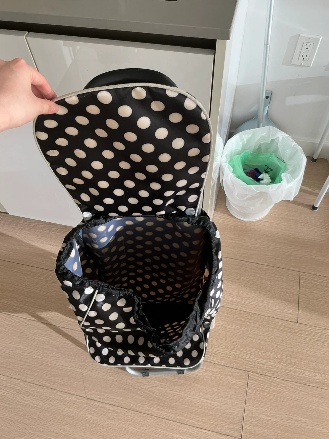 Black and White Polka Dot Shopping Cart - photo 2