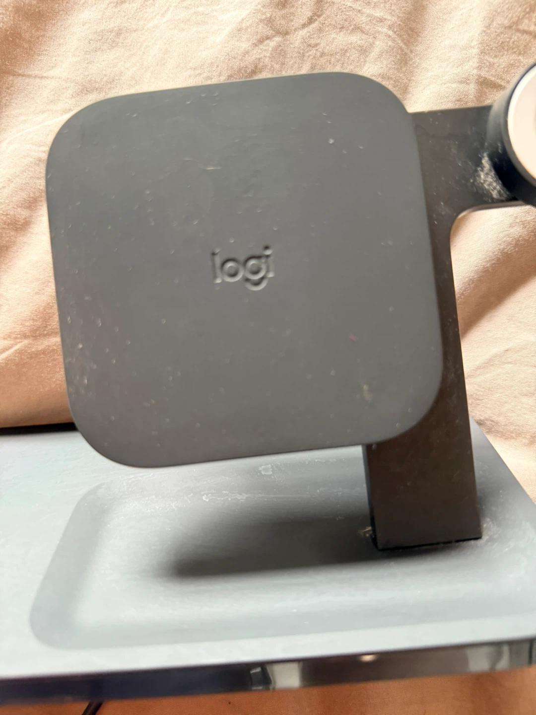 Logi 3-in-1 Wireless Charging Dock - photo 2