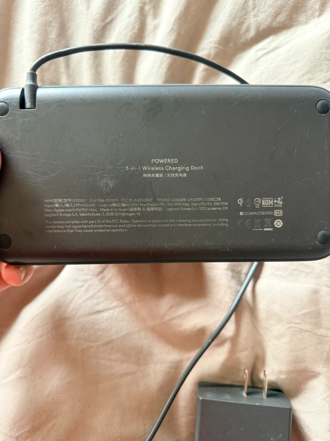 Logi 3-in-1 Wireless Charging Dock - photo 3