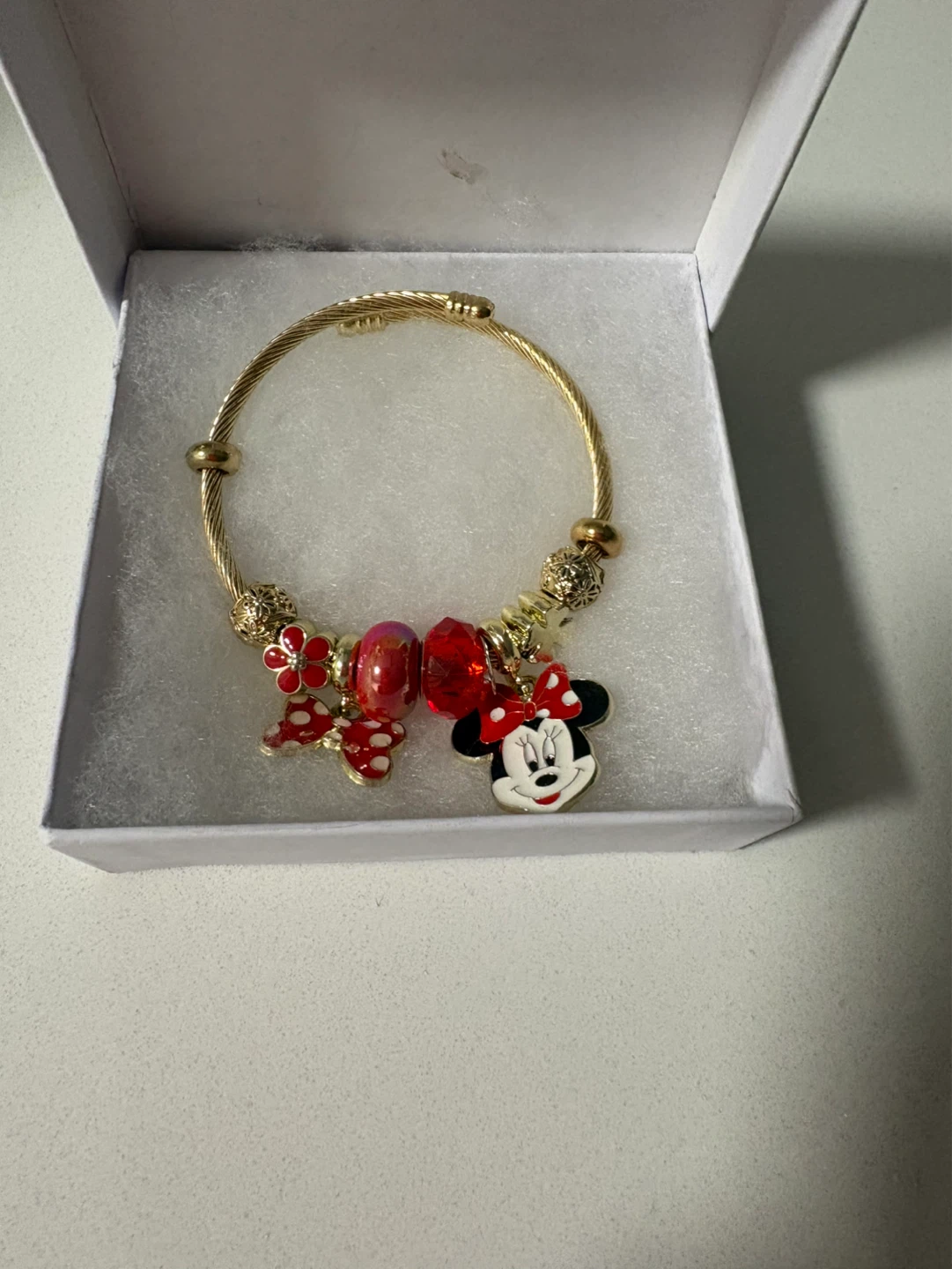 Bracelet à breloques Minnie Mouse doré