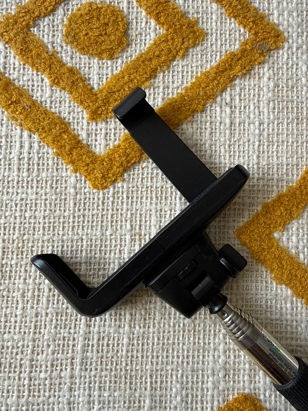 Blutooth Extendable Selfie Stick w/ Phone Mount - photo 2