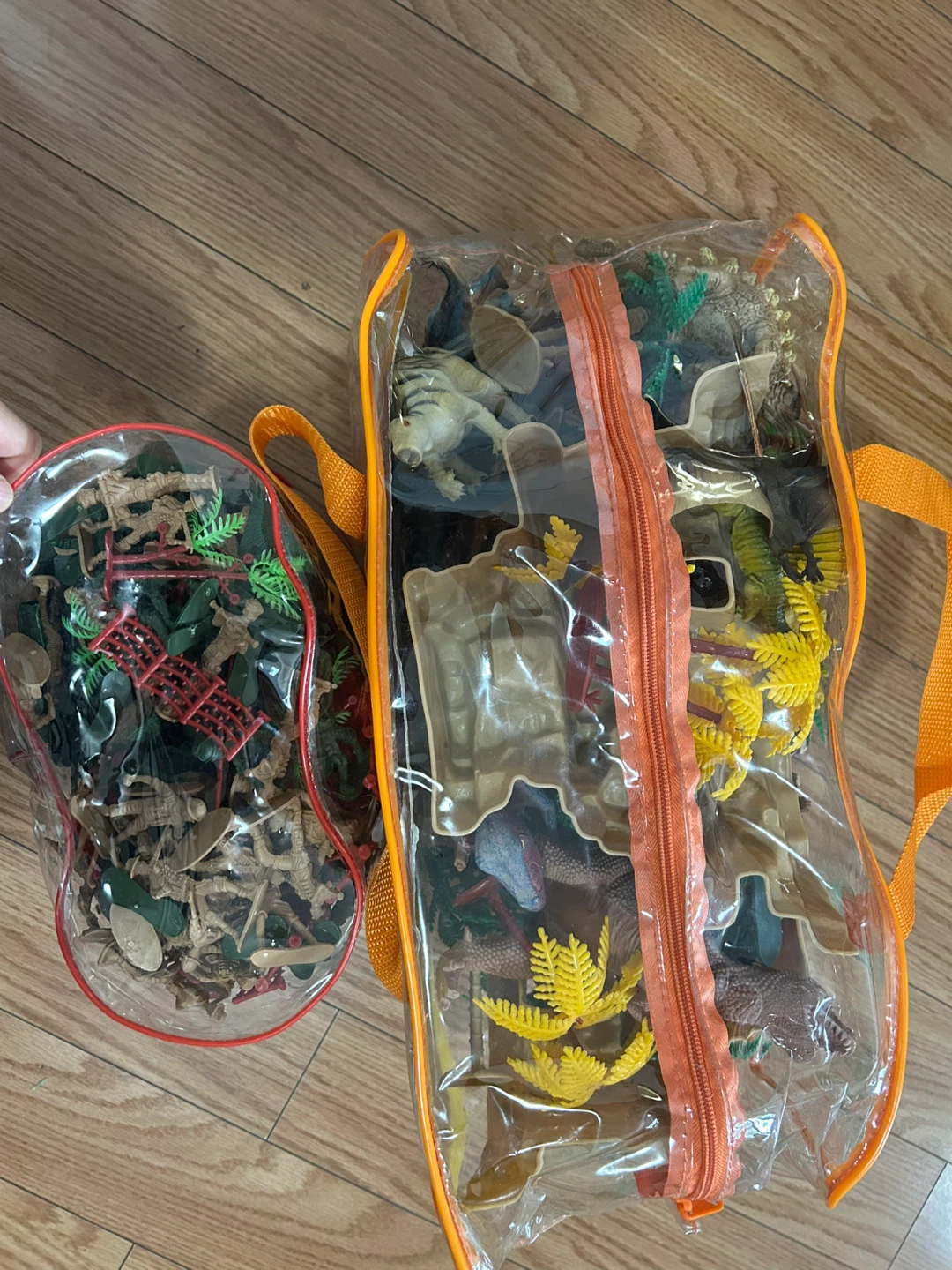 Animal Planet Mega Dino Bag and Soldier Set - photo 5