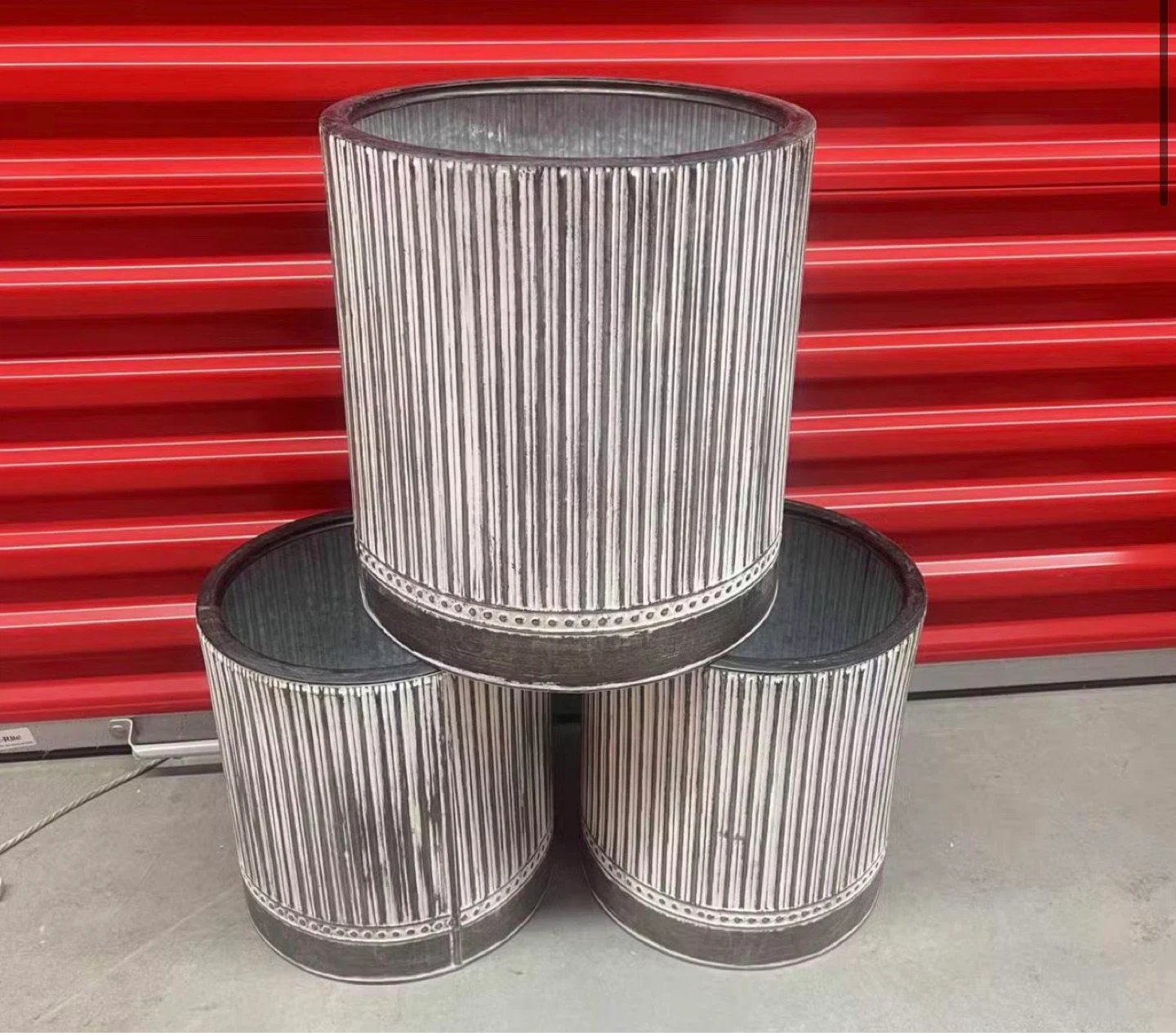 Set of 3 Galvanized Metal Planters - photo 2