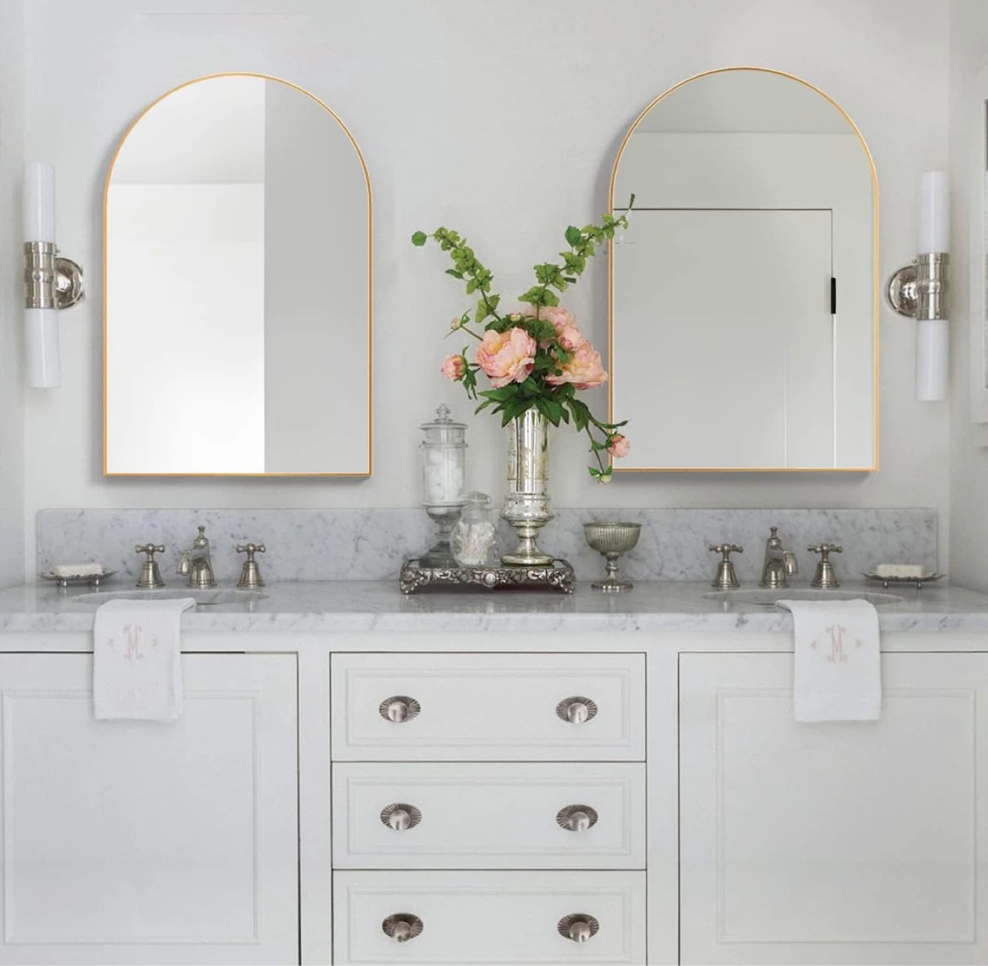Wall Mirror with Gold Frame - photo 3