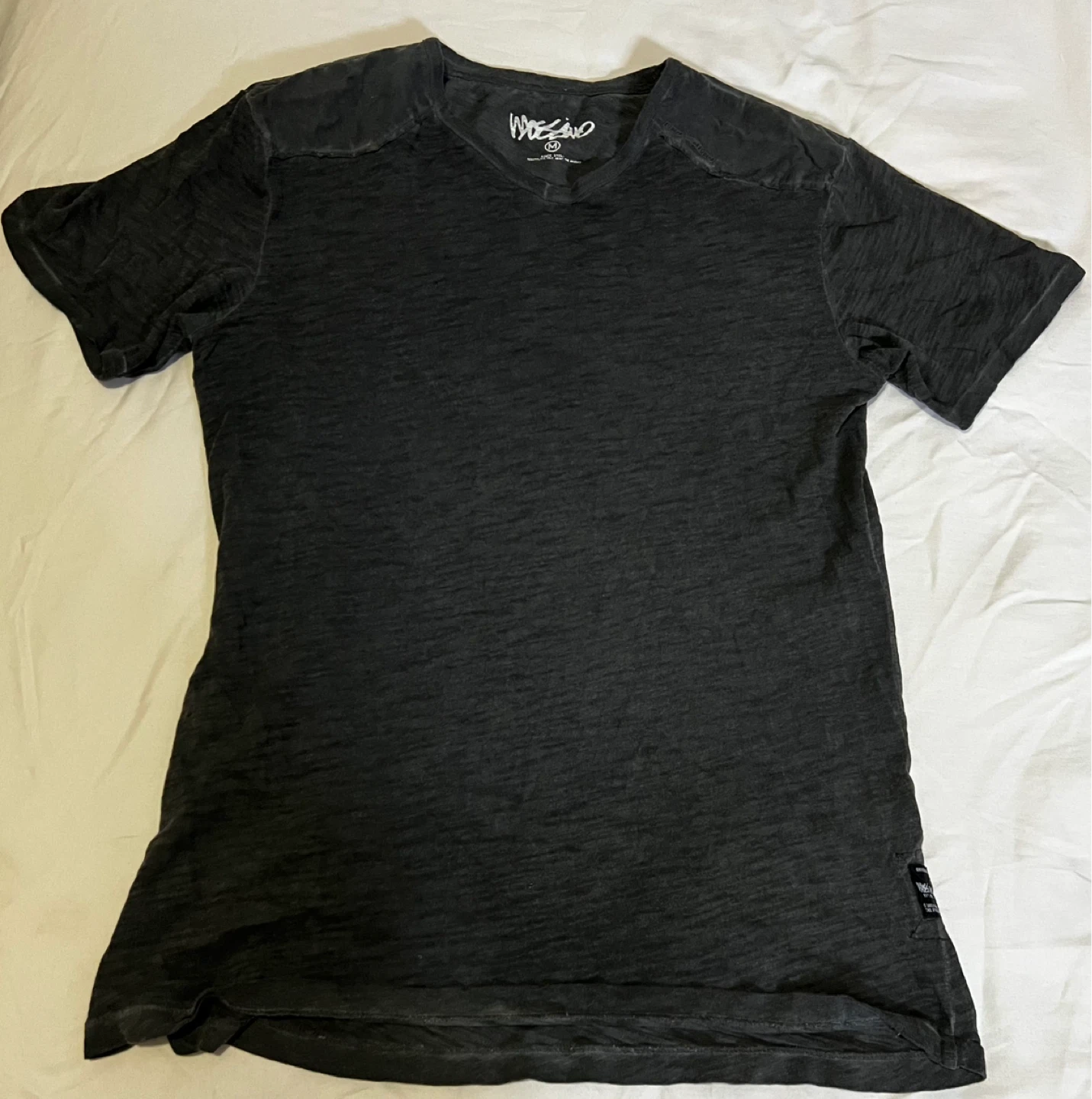 Mossimo V-Neck Men T-Shirt