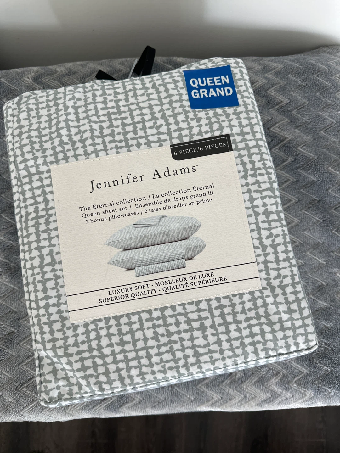 Jennifer Adams Queen Sheet Set