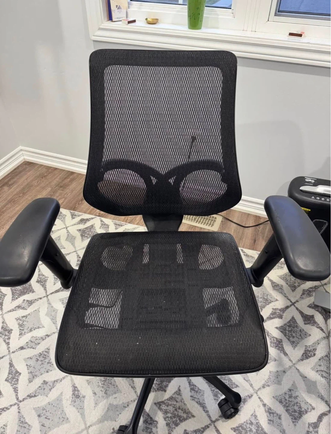 Black Ergonomic Office Chair with Mesh Back
