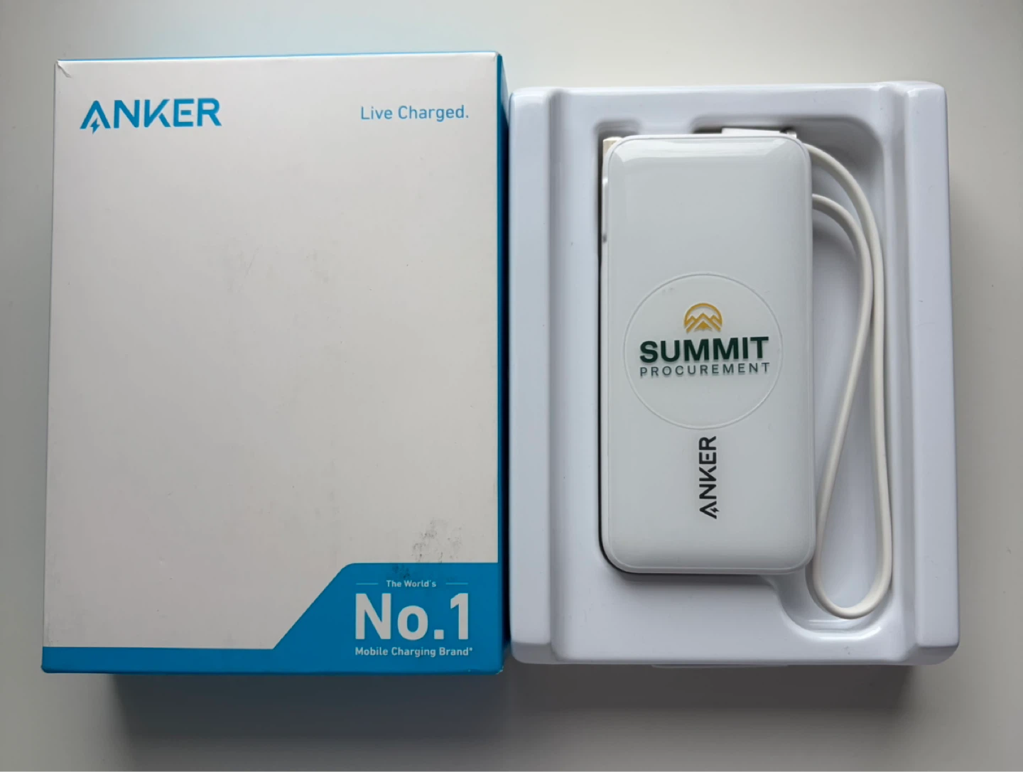 Anker Power Bank 10000mAh with Built-in USB-C Cable - photo 2