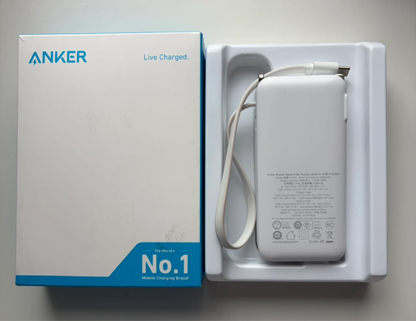 Anker Power Bank 10000mAh with Built-in USB-C Cable - photo 3