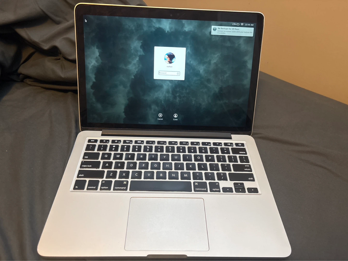 Apple MacBook Pro Laptop - photo 2