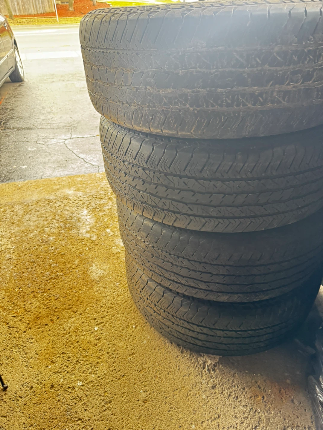 Four 275/60R20 Tires - photo 3