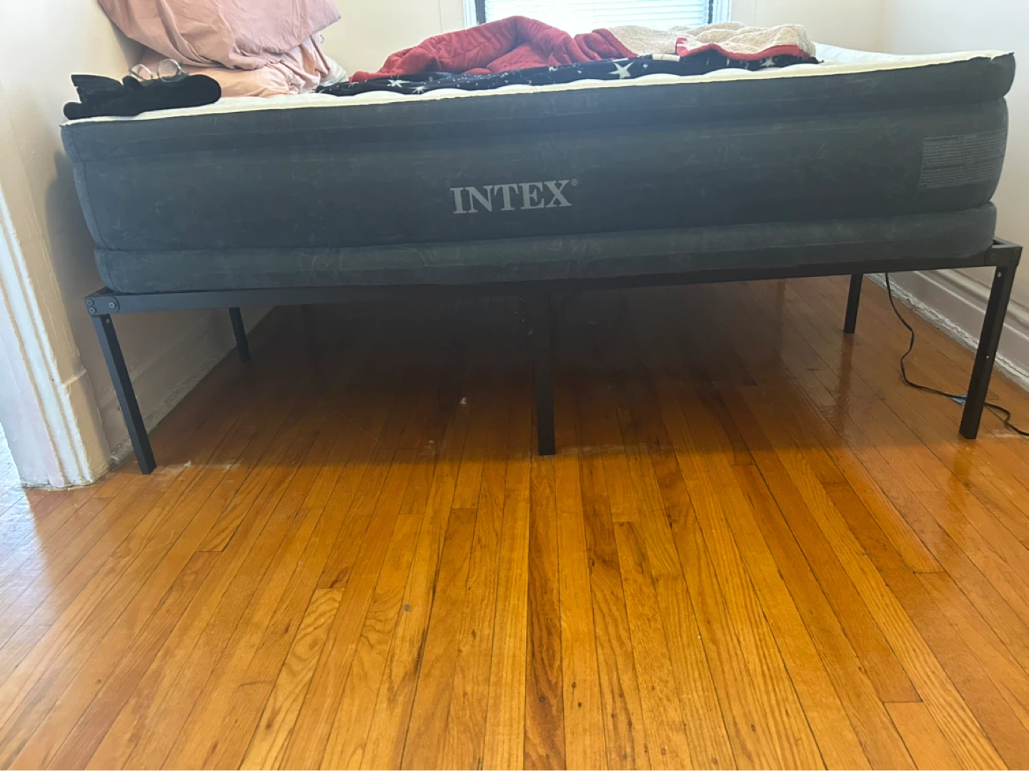Jebosam Queen Bed Frame - photo 4