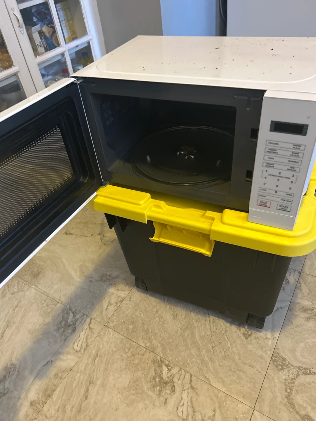 Magic Chef White Microwave Oven - photo 2