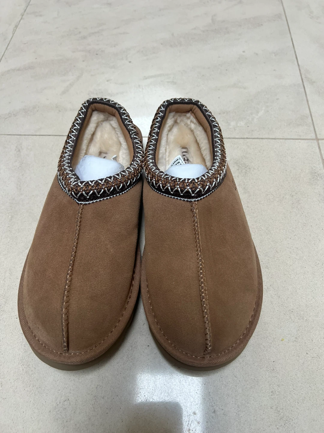 UGG Men's Slippers Size 8 Brown
