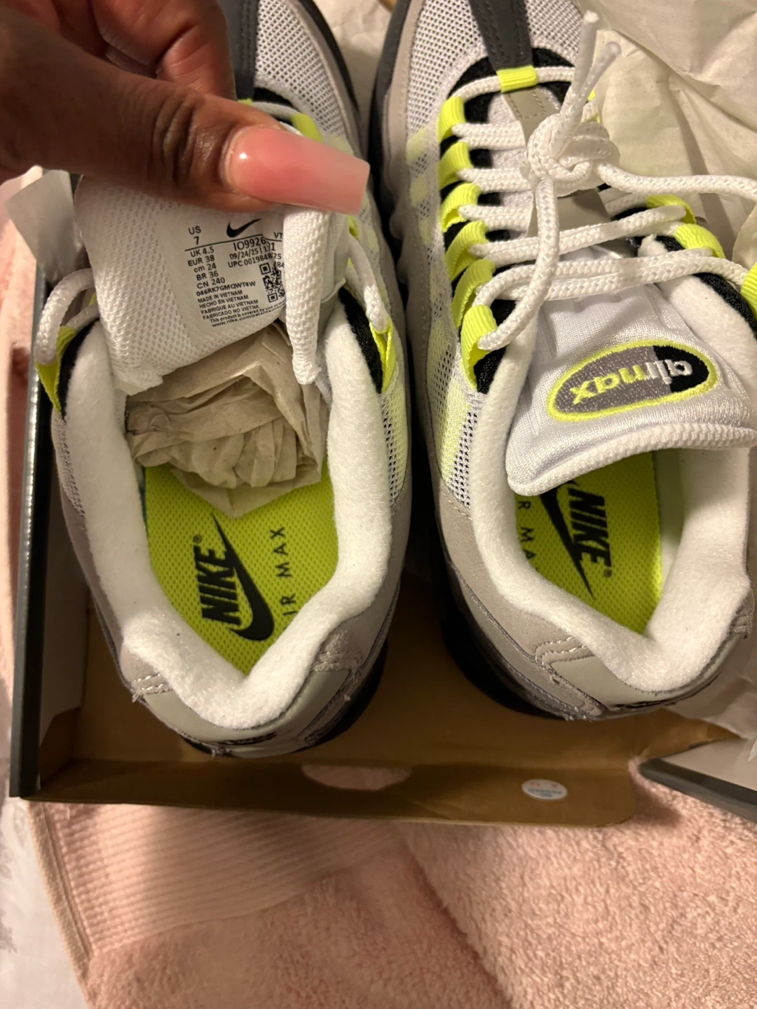 Nike Air Max 95 SE Shoes - Size 7 - photo 2