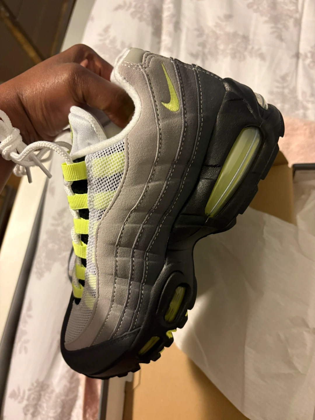 Nike Air Max 95 SE Shoes - Size 7 - photo 3