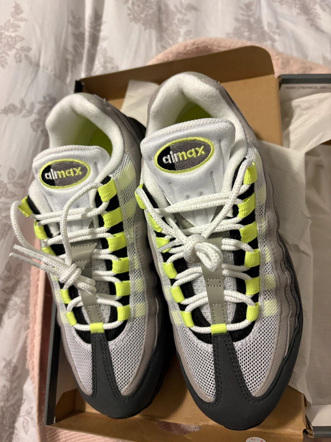 Nike Air Max 95 SE Shoes - Size 7 - photo 5