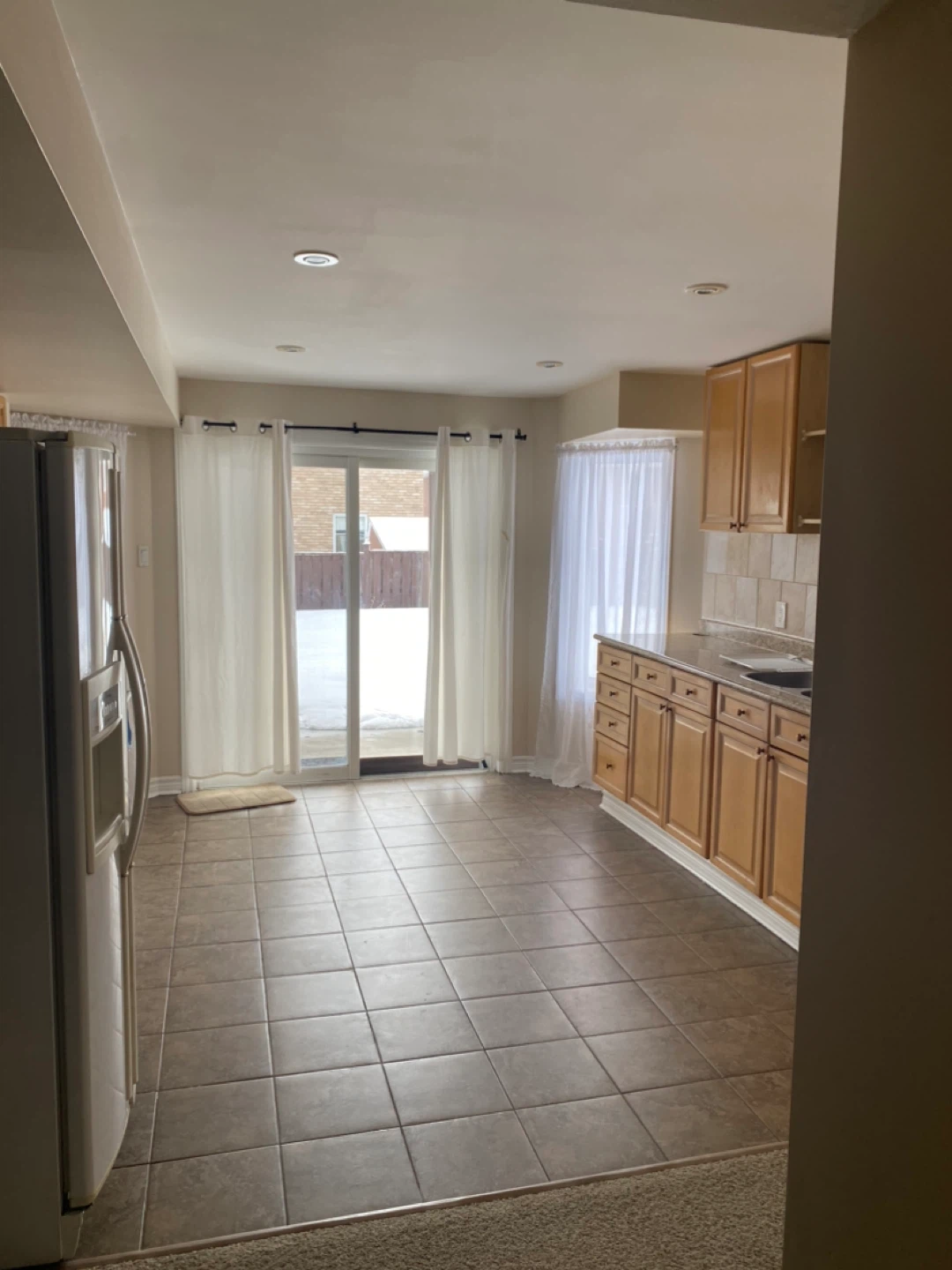Basement for rent - photo 2
