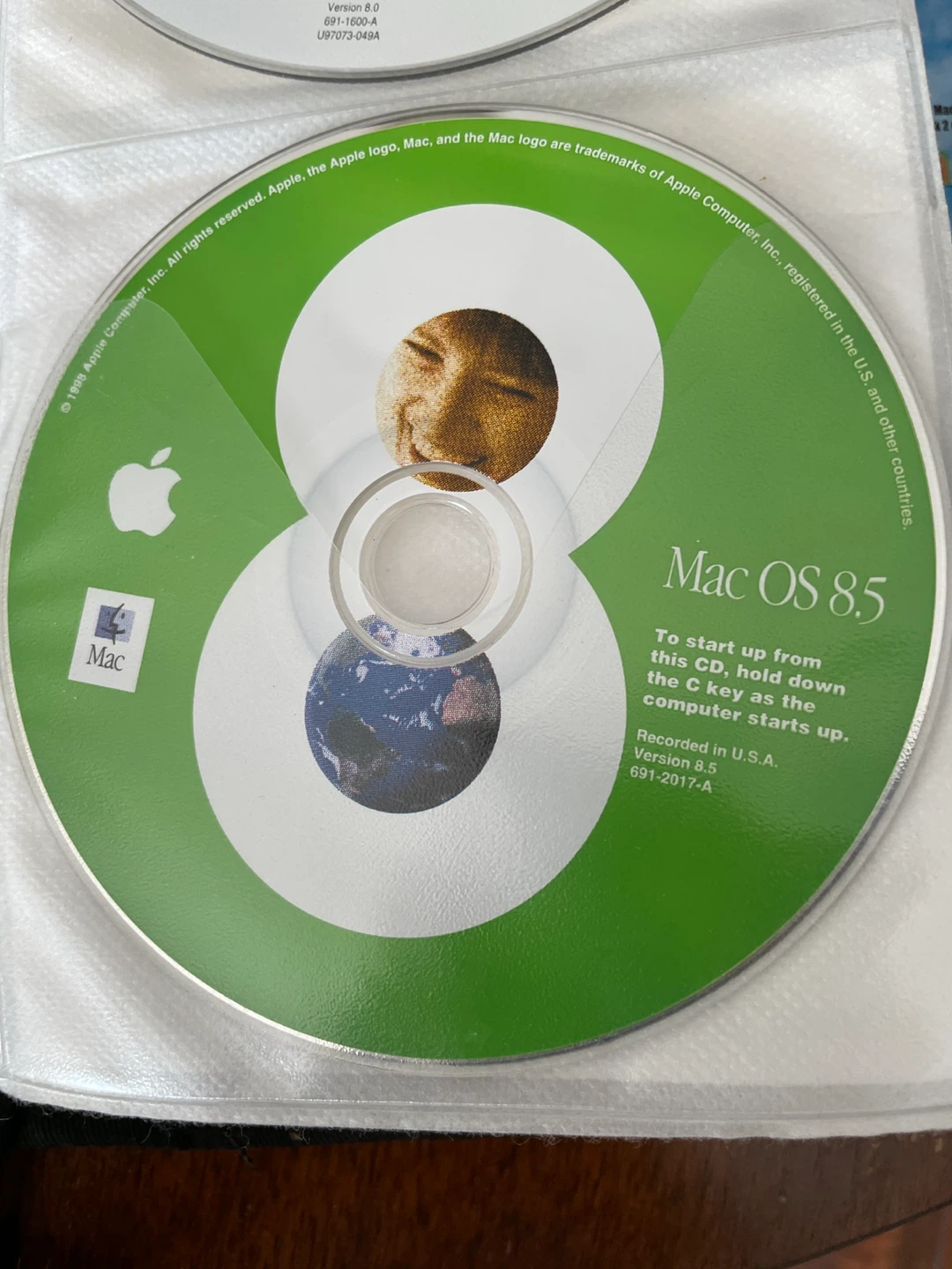Apple Mac OS 8 and Mac OS 8.5 CDs - photo 3